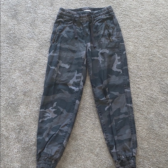 Aritzia TNA Gray Cargo pants - Picture 3 of 7